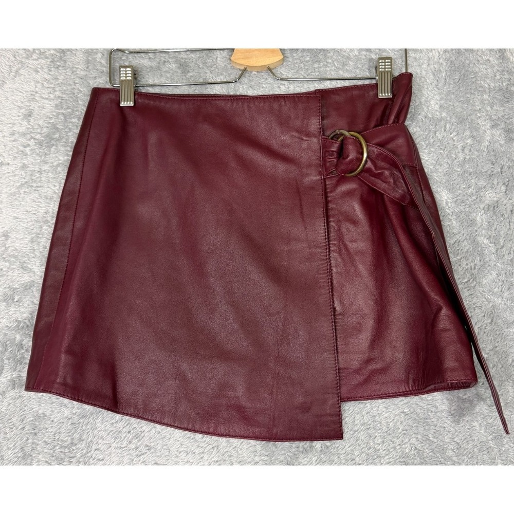 UNDERSTATED LEATHER Wrap Mini Skirt Womens Medium M Red Casual Party Buckle